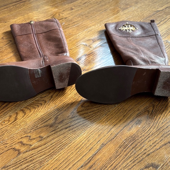 Tory Burch Rich Brown Heeled Boots - Picture 7 of 7